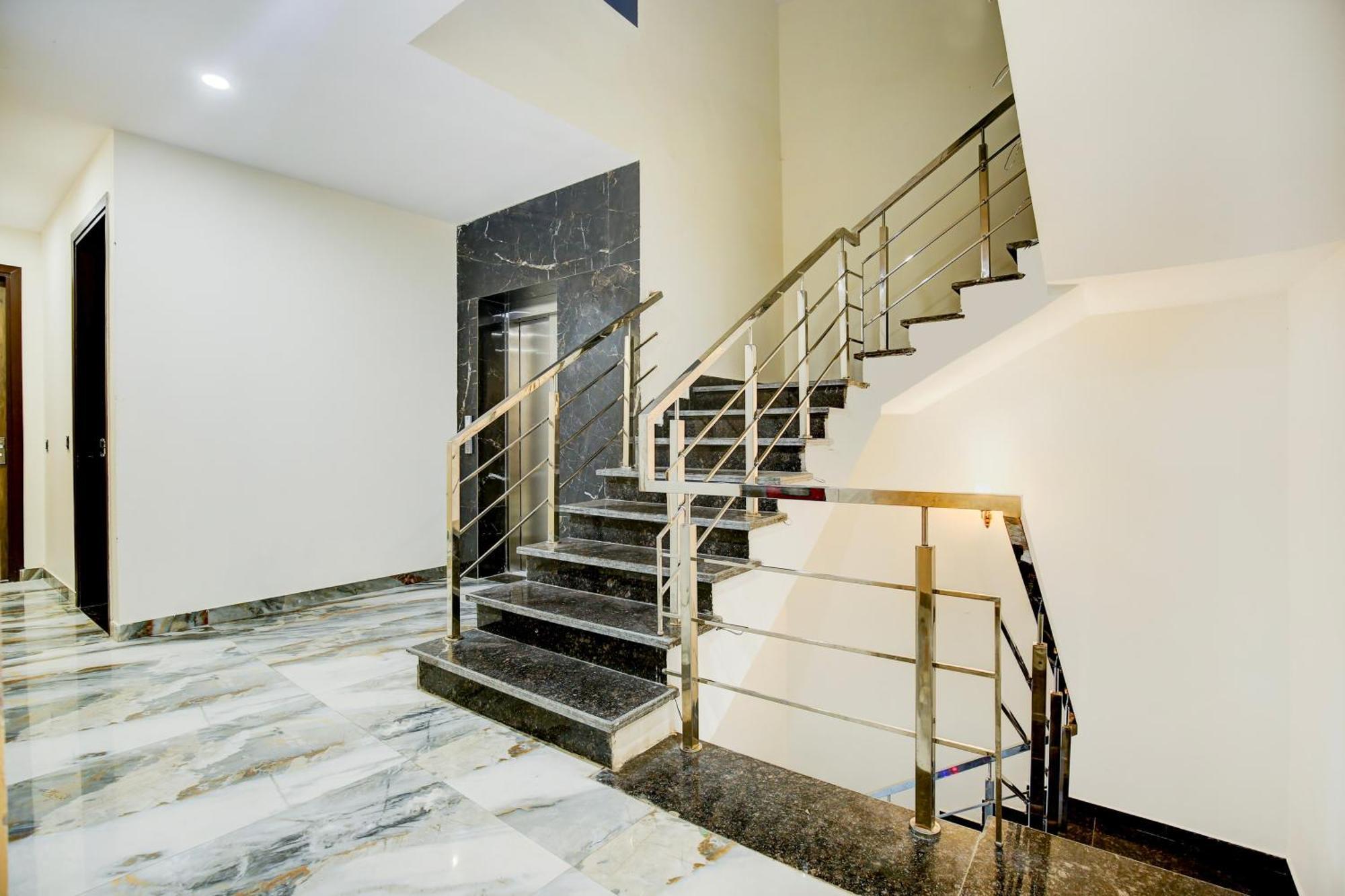 Hotel O Platinum Zirakpur エクステリア 写真